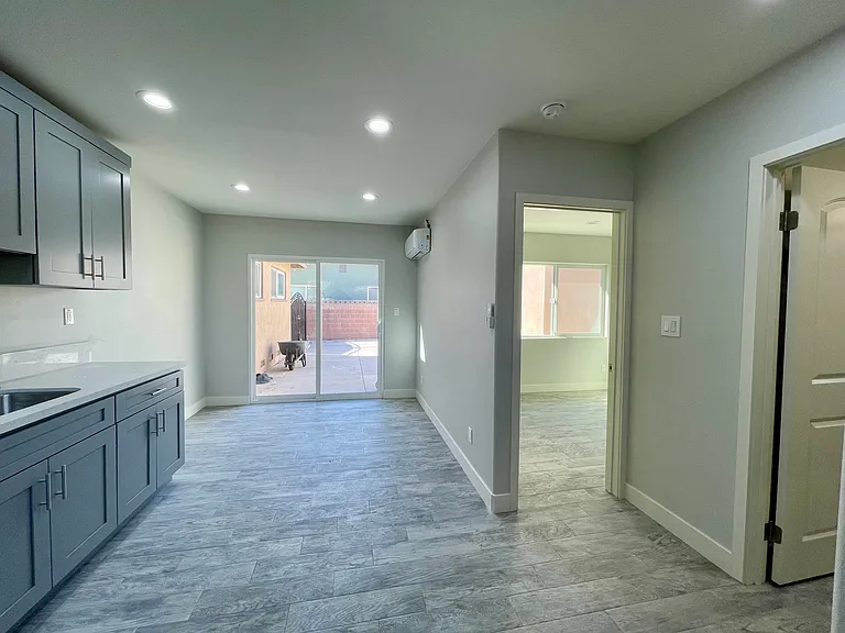 5731 Edita Ave #B — Photo 3