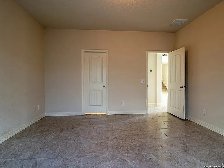 1203 Ranch Fls — Photo 6