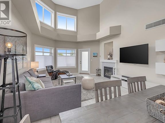 5th image of 1905 Pandosy St Unit 302