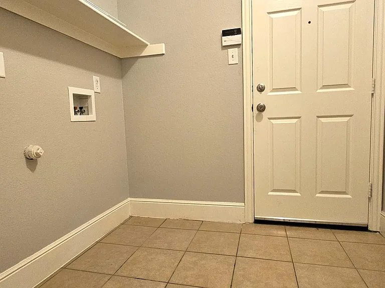 6901 Millerd Pond Dr — Photo 9