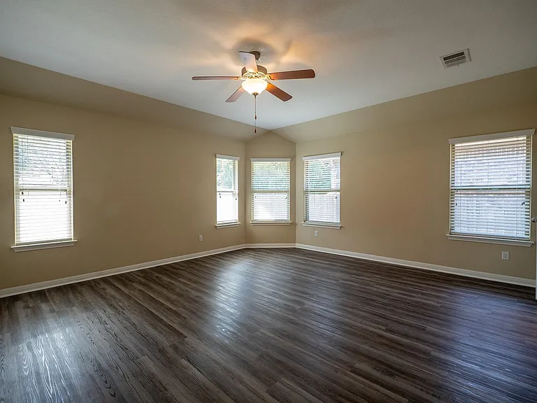 9509 Sydney Marilyn Ln — Photo 16