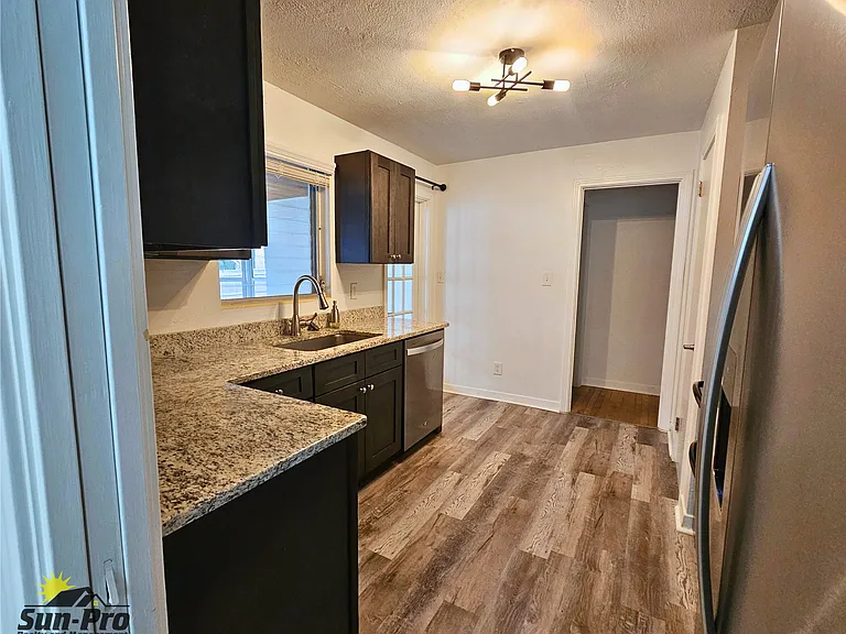 475 Riverside Dr — Photo 18