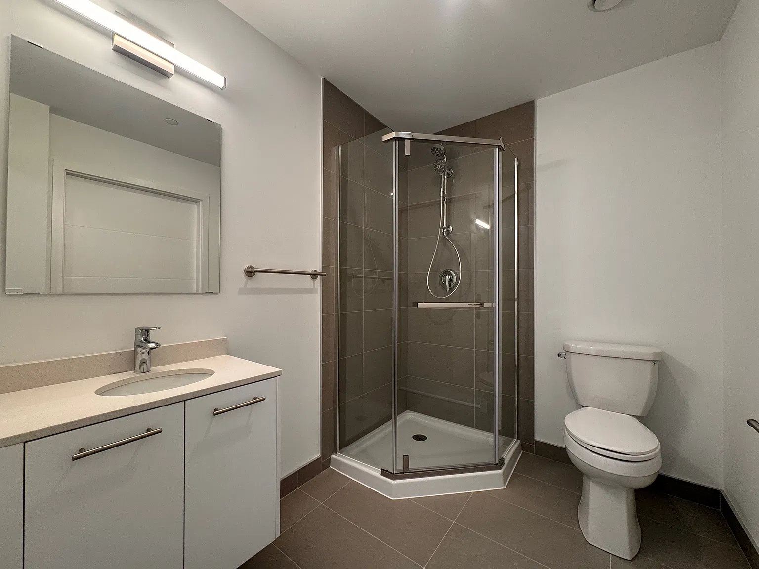 30 Francis Street South Kitchener — Photo 4