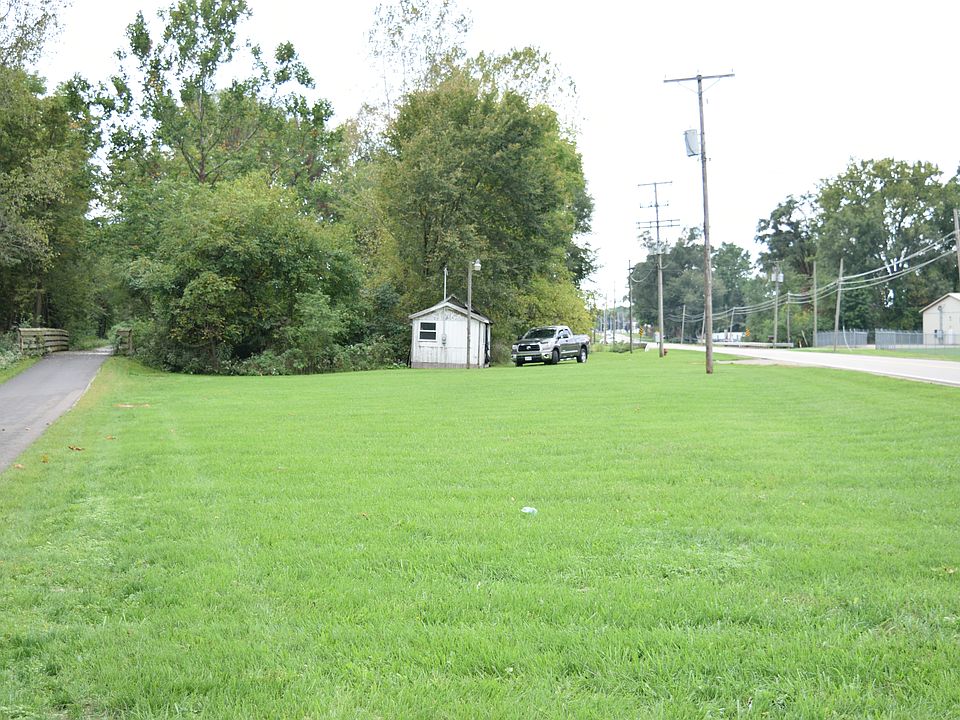2nd image of 213 Columbus Rd
