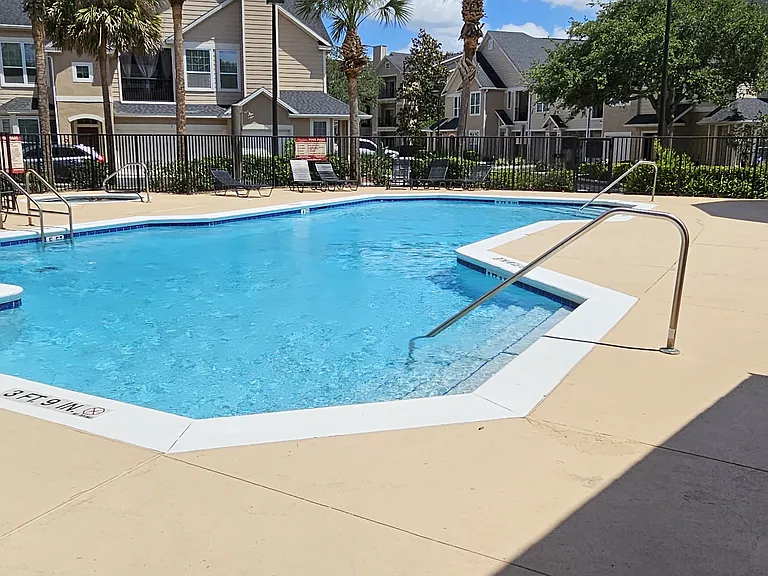 2025 Erving Cir #4207 — Photo 86