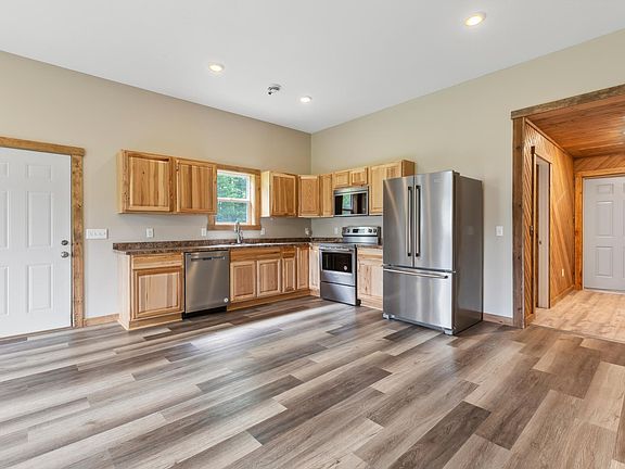 5th image of 39349 W Trout Ave