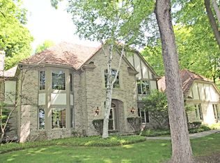 14340 Woodmount Dr, Brookfield, WI 53005