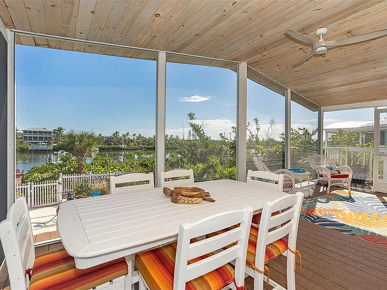 210 Bocilla Dr — Photo 15