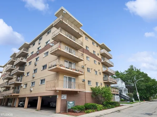 7443 Washington St APT 601, Forest Park, IL 60130