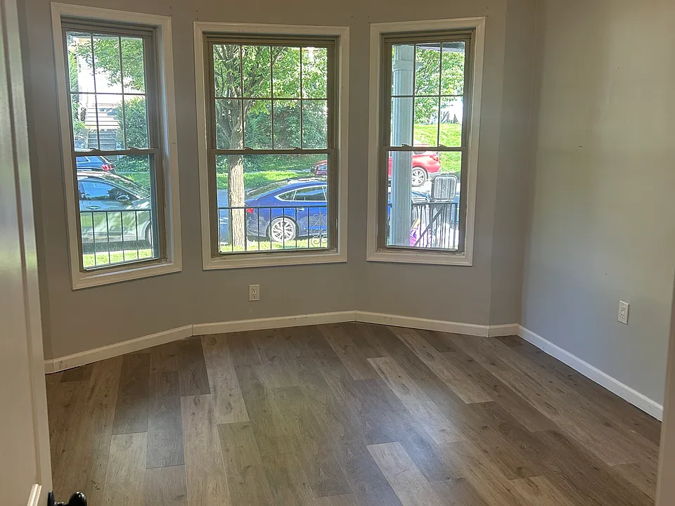 829-831 Monroe Ave #1