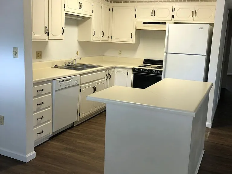 2910 E Moore Ave #20 — Photo 3