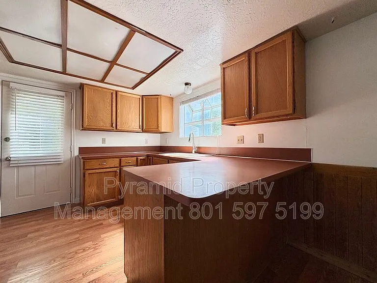 1099 W Shepard Ln — Photo 19