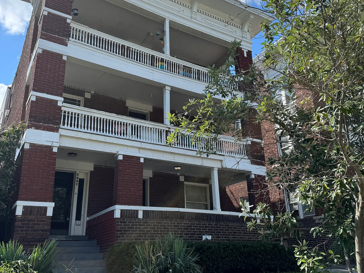 3 bed, 1284 sqft, $1,400 — Photo 1
