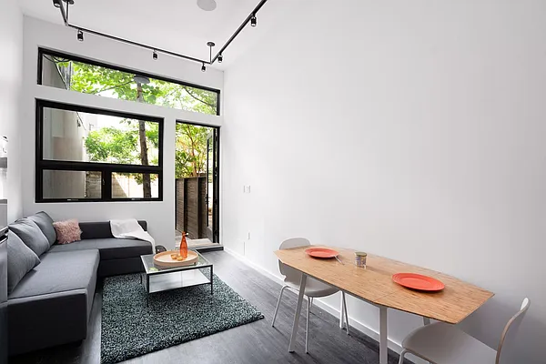 Rented by Compass | media 14