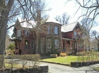 9 Grinnell St, Greenfield, MA 01301