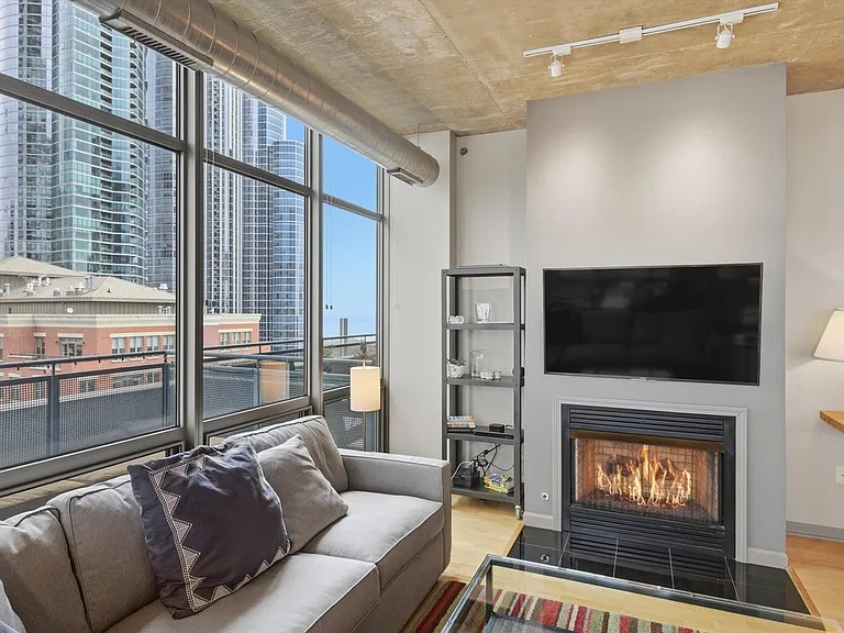 125 E 13th St #1401 — Photo 3