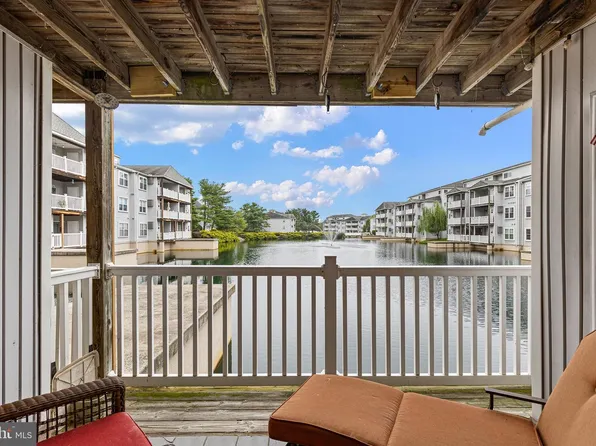 1701 Waters Edge Dr #102, Newark, DE 19702