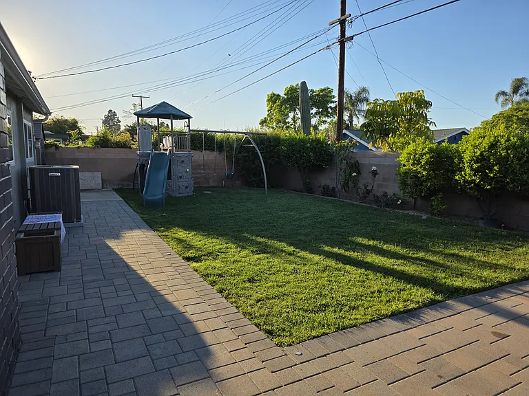 2833 E Alden Pl — Photo 10