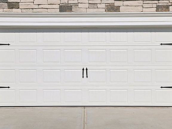 2nd image of 1615 Castlen Ct