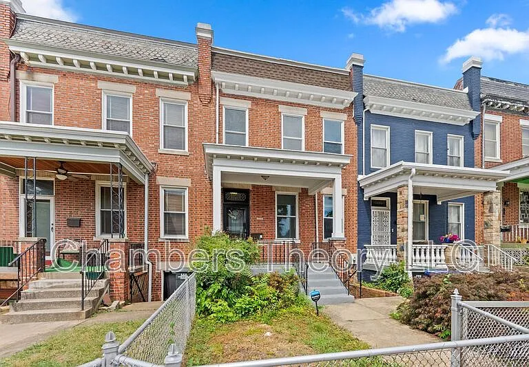 3532 Warder St NW — Photo 2