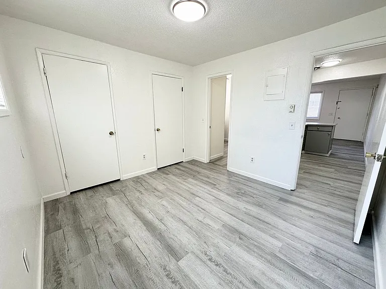 Mt. Stuart Apartments — Photo 7