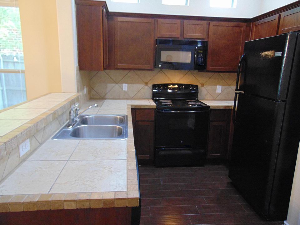 1st image of 185 Creekside Trl