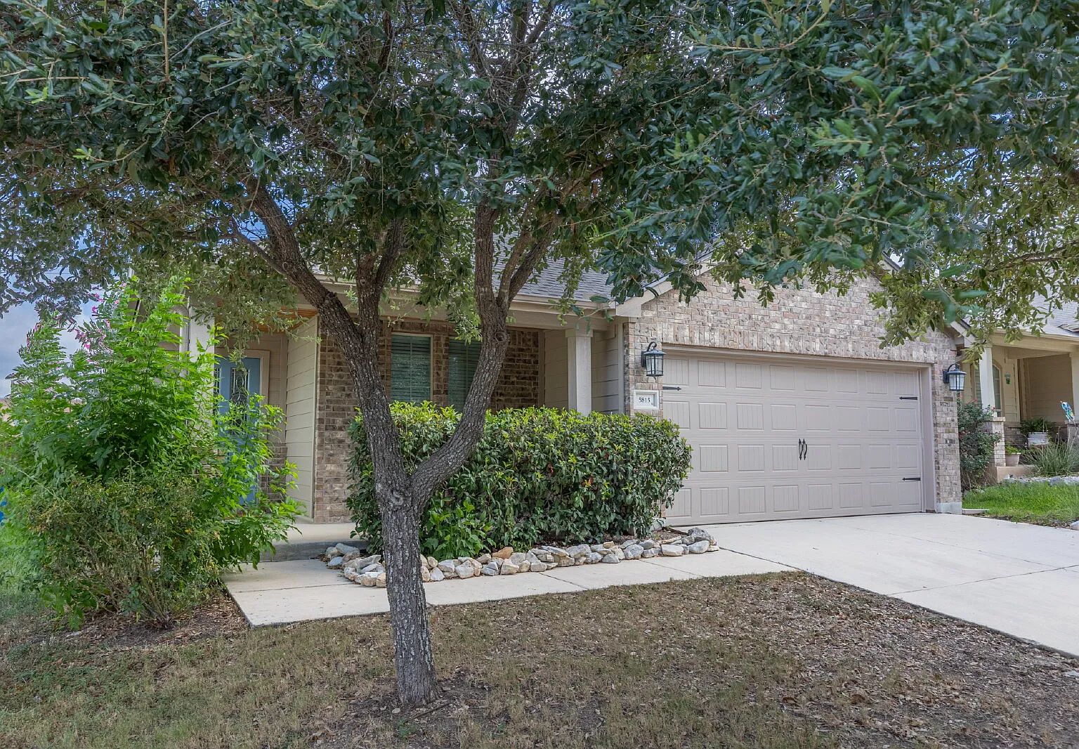 3 bed, 2.0 bath, 1597 sqft, $2,000 — Photo 3