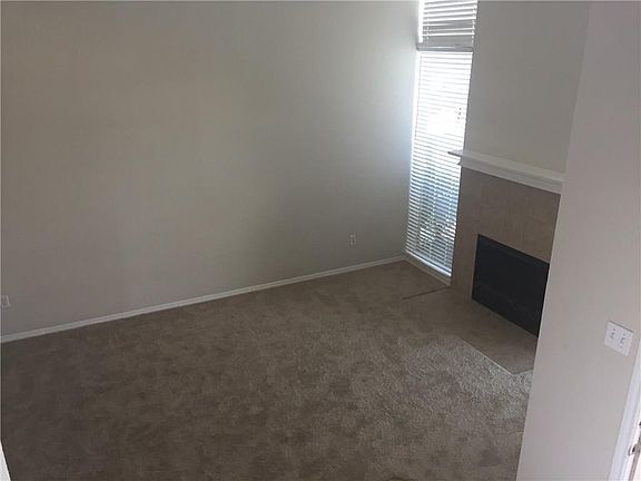 4th image of 3616 Clubview Dr