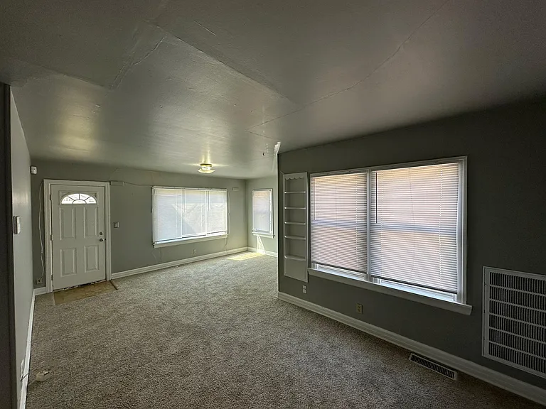 607 S Santa Fe Ave — Photo 3