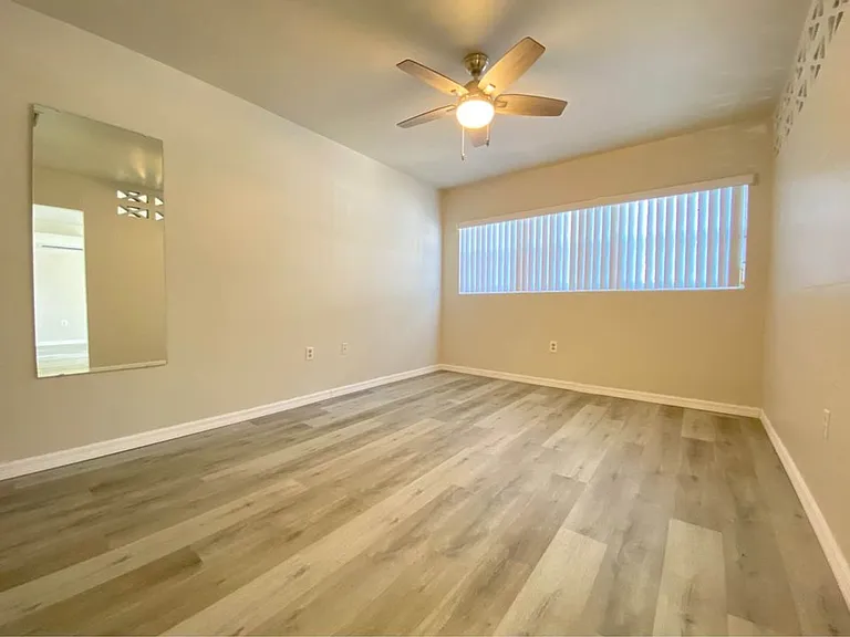 1820 NW 10th St — Photo 34