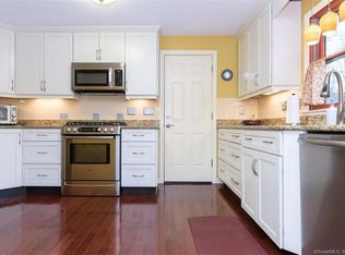 65 Sunset Ridge Dr, Southington, CT 06489