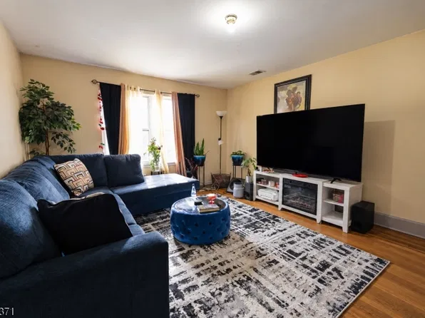 297 Avon Ave, Newark City, NJ 07108