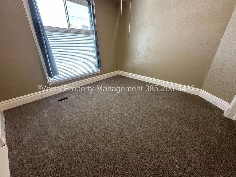 2521 Gramercy Ave #1 — Photo 4