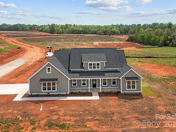 3rd image of 1180 Coppergate Dr