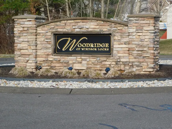 56 Woodridge Drive #56, Windsor Locks, CT 06096