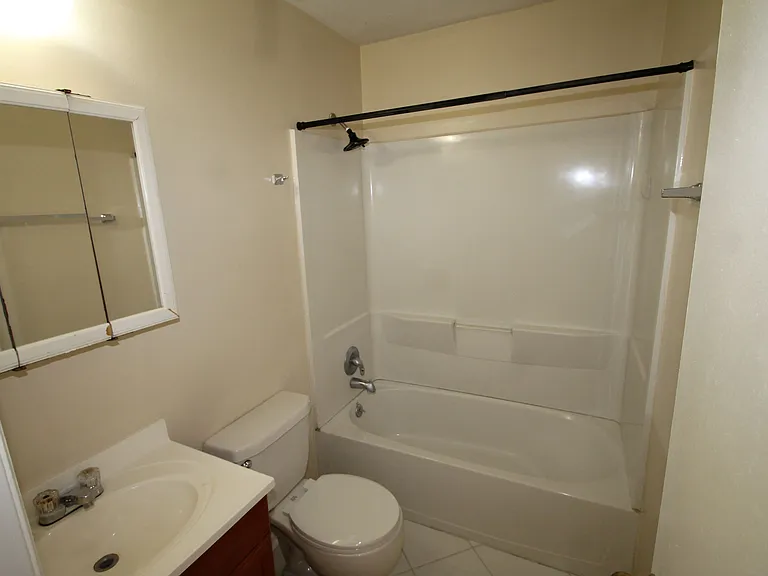 2528 Semken Ave #D — Photo 9