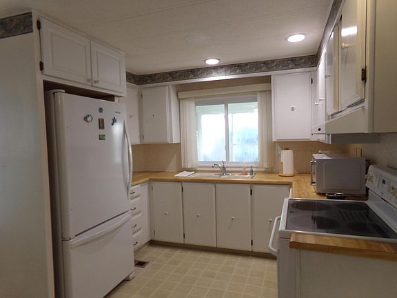 2nd image of 56010 Amparo Bay