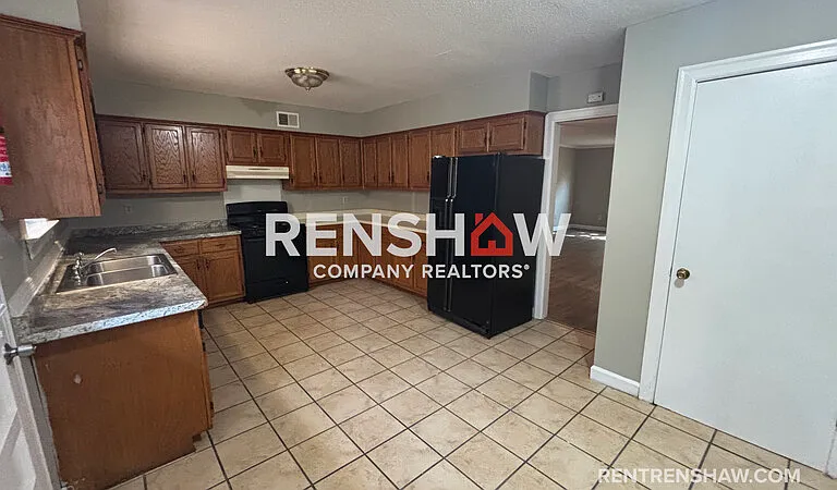 3210 Thirteen Colony Mall #3A — Photo 4