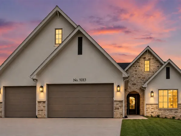 9013 Timberwood Dr, Johnston, IA 50131