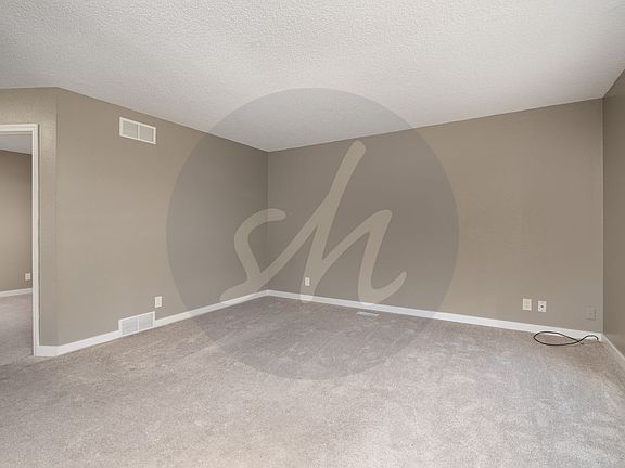 4th image of 4742 Villa Cir APT A