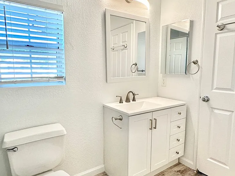 266 Royal Glen Dr — Photo 45