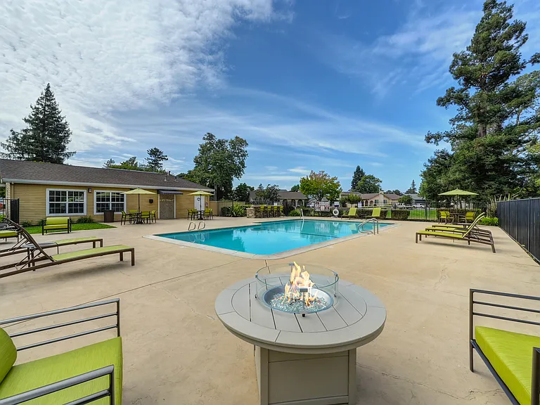 Vineyard Terrace Apartments — Photo 12