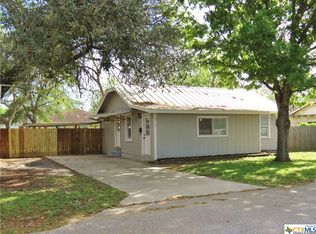 815 Hackberry St, Seguin, TX 78155