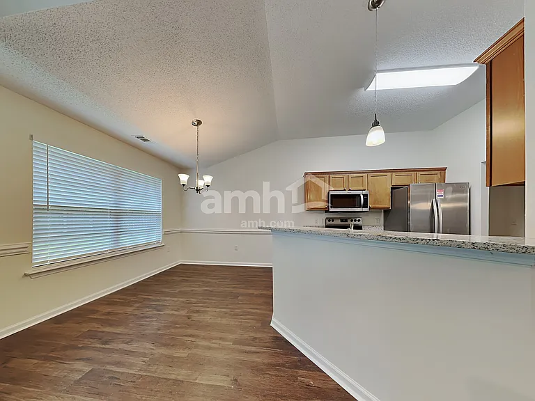 362 Stonebridge Cir — Photo 5