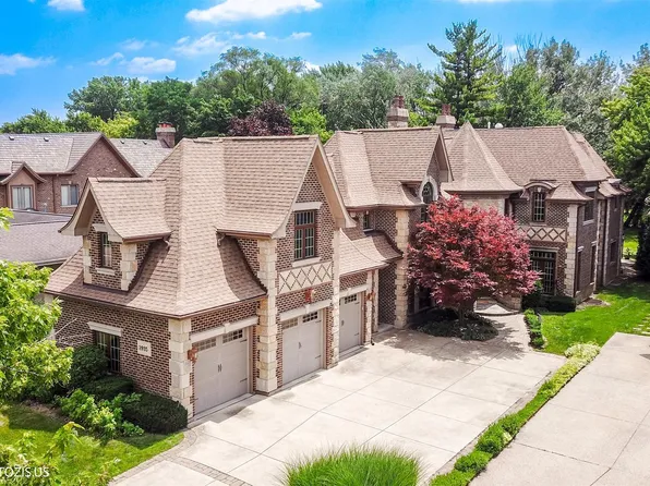 2895 Keystone Rd, Northbrook, IL 60062
