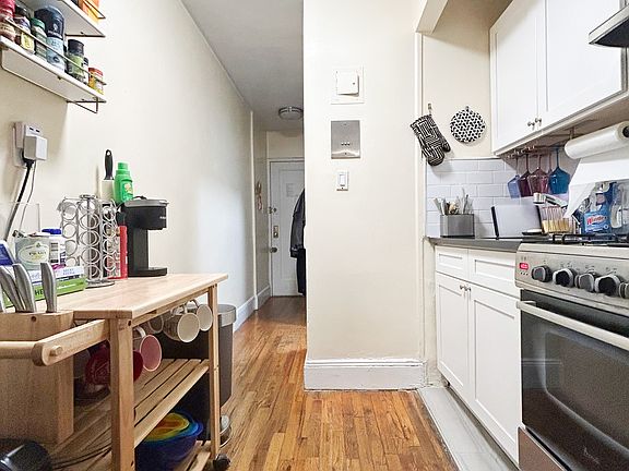 4th image of 308 W 105th St APT 4C