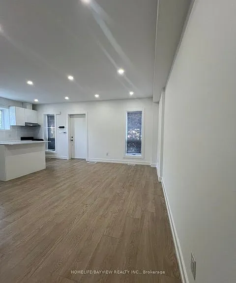 311 Linsmore Cres #3 — Photo 9