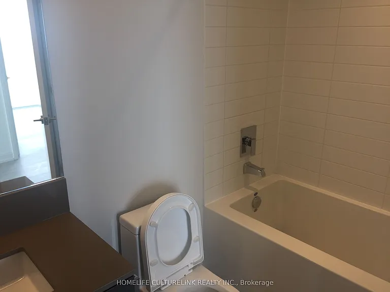 181 Dundas St E #5505 — Photo 13