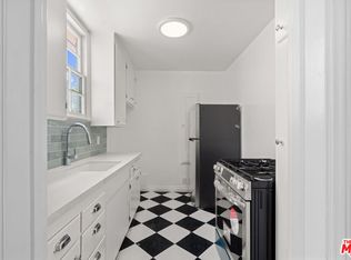 148 S McCarty Dr, Beverly Hills, CA 90212