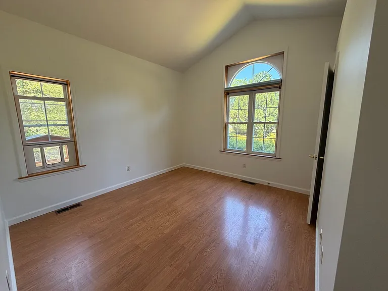 102 Sunset Dr — Photo 8